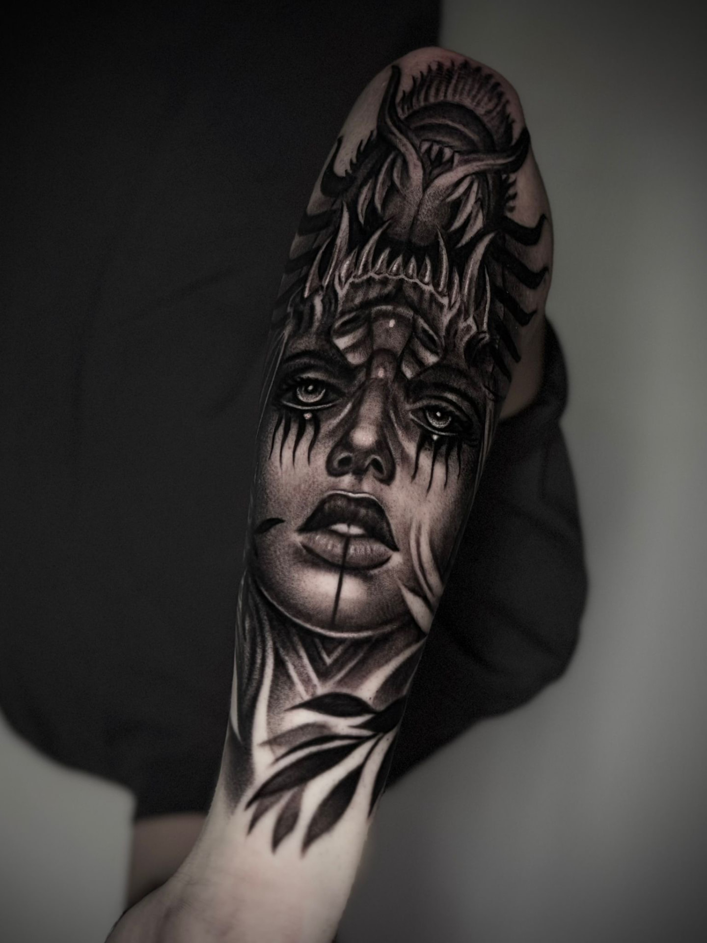 Black & Grey Portrait-Sleeve am Unterarm